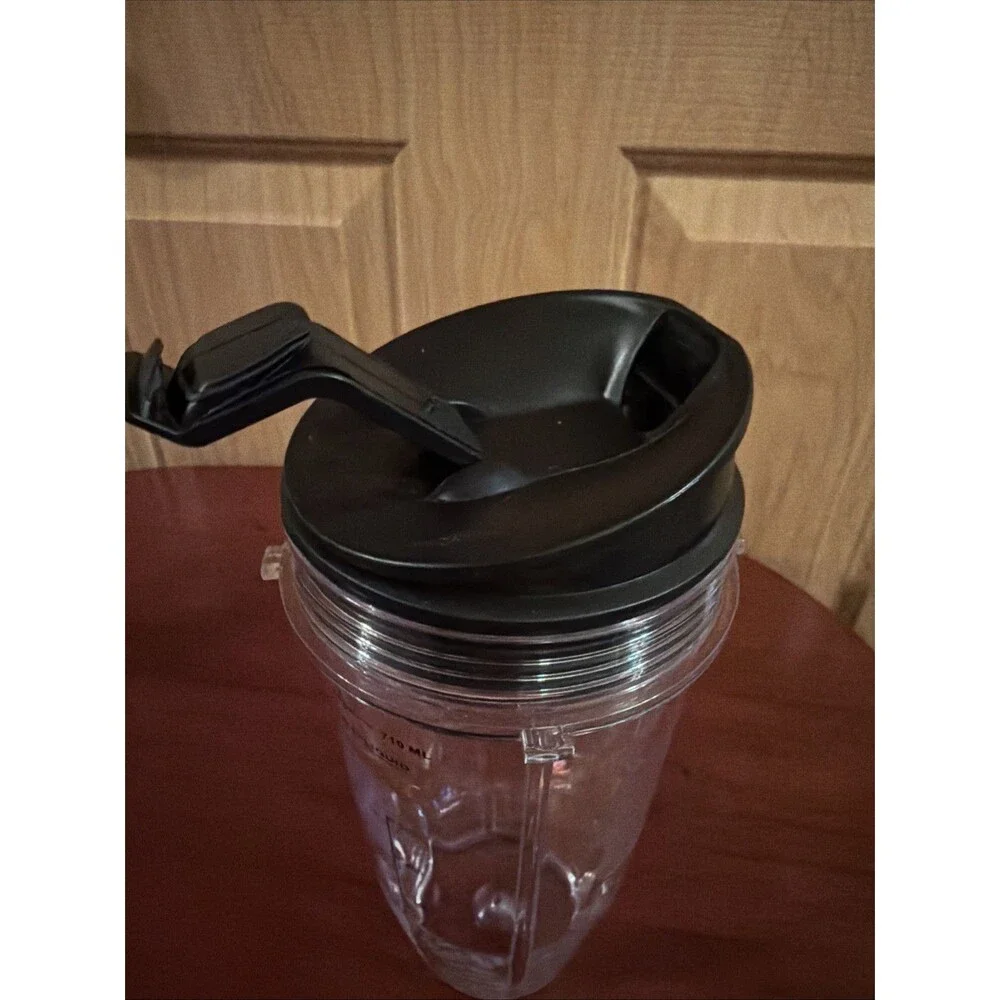 24 oz Cup with Sip & Seal Lid Compatible with Nutri Ninja Auto-iQ.Excellent Cond